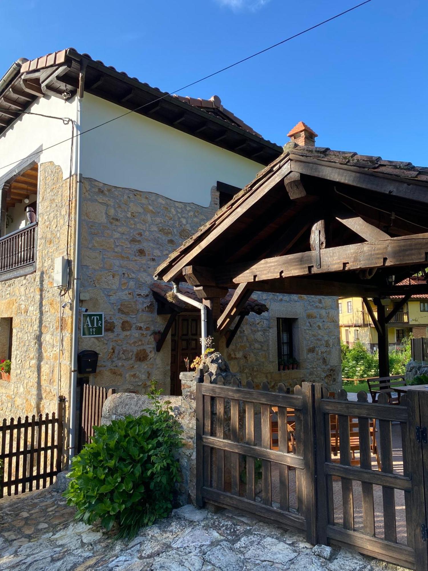 Apartamentos Rurales La Caviana Onís Екстериор снимка
