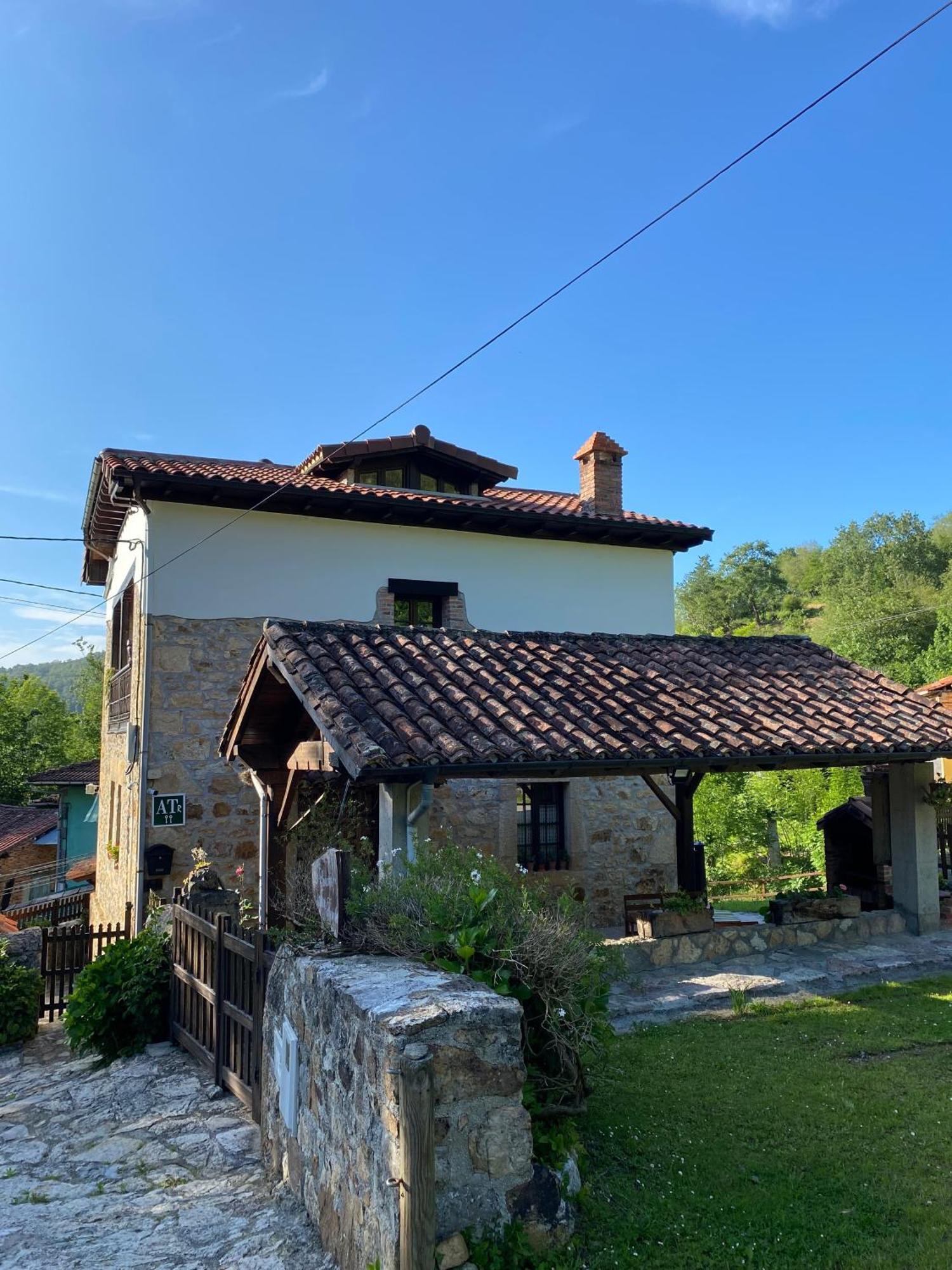 Apartamentos Rurales La Caviana Onís Екстериор снимка